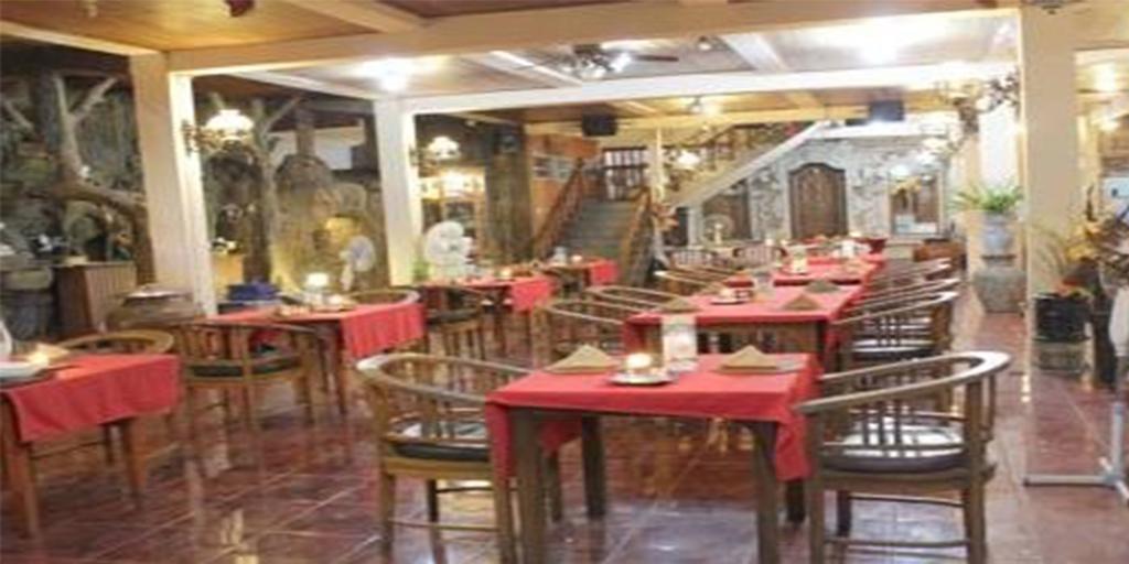 Wisma tamu Agung And Sue Watering Hole I 2*